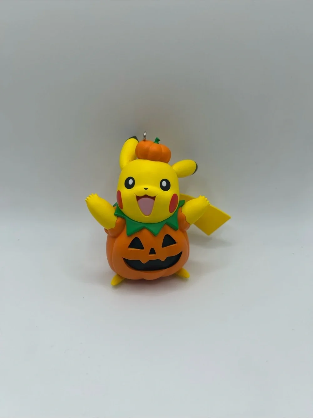 NWT Pikachu Halloween Pumpkin Hallmark Ornament